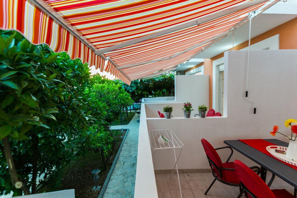 Apartments Elizabeth Biograd Na Moru Exterior photo