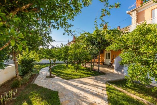 Apartments Elizabeth Biograd Na Moru Exterior photo